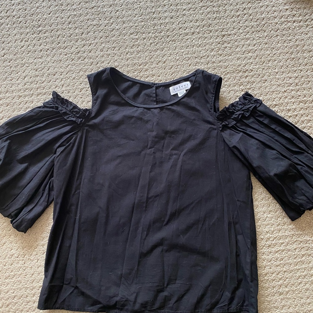 Velvet by Graham & Spencer Black Cold-Shoulder Blouse